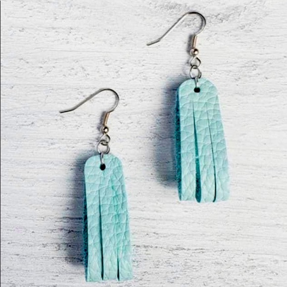 Earrings - Picture 1 of 1